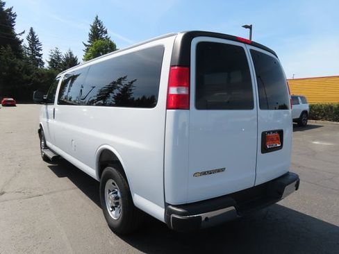 Used 2025 Chevrolet Express 3500 LT w/ LT Preferred Equipment Group RWD image 6