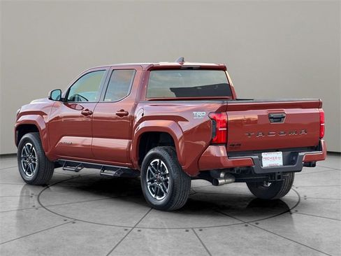 Used 2025 Toyota Tacoma TRD Sport image 4