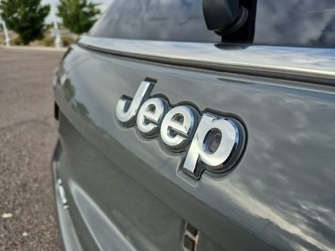 Used 2024 Jeep Compass Latitude AWD/4WD image 24