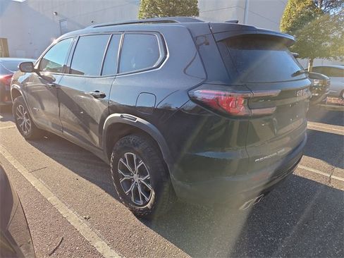 Used 2024 GMC Acadia AT4 w/ Luxury Package image 4