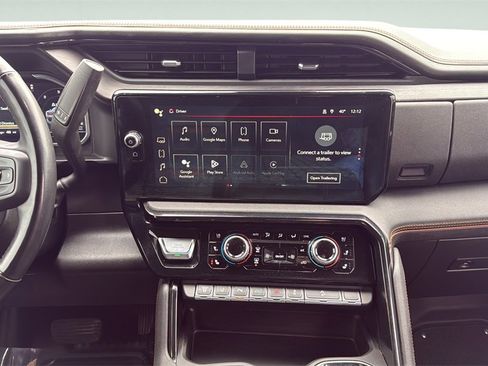 Used 2025 GMC Sierra 2500 AT4 image 17