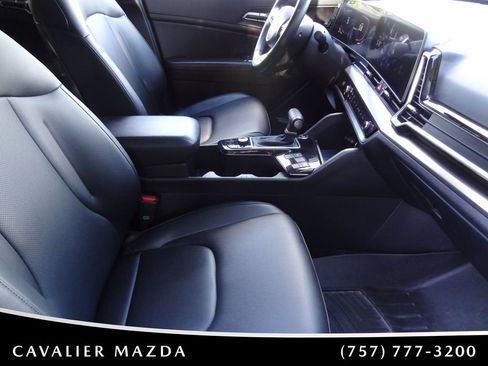 Used 2025 Kia Sportage EX AWD/4WD image 17