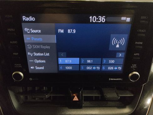 Used 2022 Toyota Corolla LE FWD image 25
