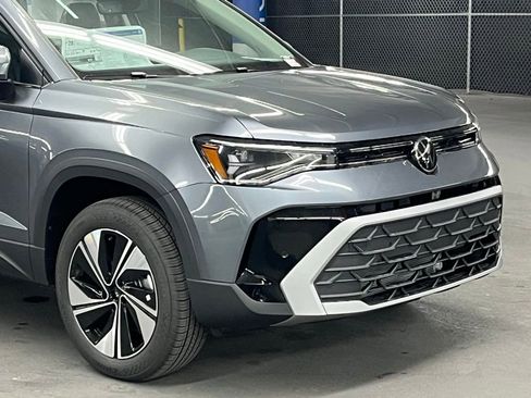 New 2026 Volkswagen Taos SE AWD/4WD image 40