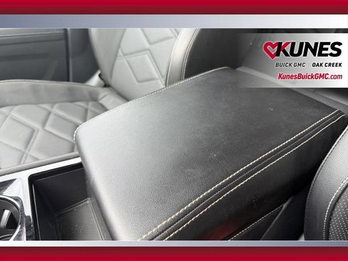 Used 2025 Volkswagen Atlas SE FWD image 31