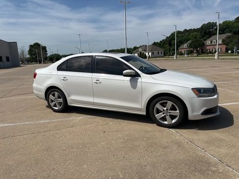 Used 2014 Volkswagen Jetta TDI FWD image 3