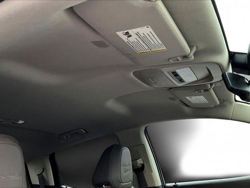 Used 2022 GMC Canyon Denali image 19