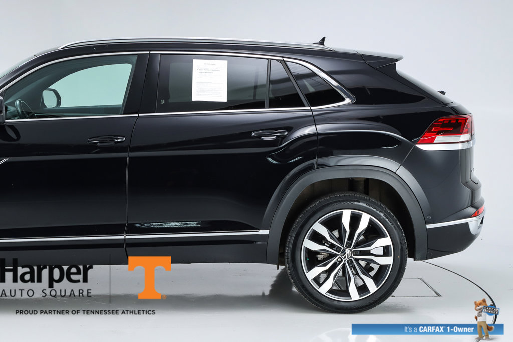 New 2023 Volkswagen Atlas Cross Sport SEL Premium R-Line AWD/4WD image 4