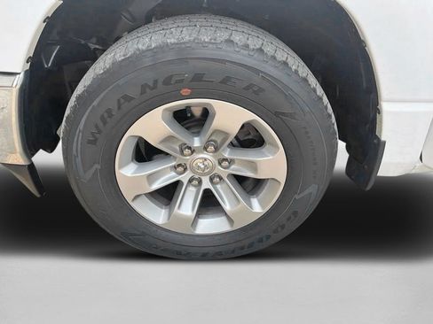 Used 2022 RAM 1500 Big Horn AWD/4WD image 13