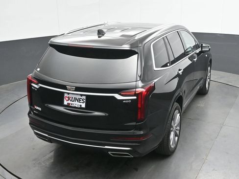 Used 2025 Cadillac XT6 Premium Luxury AWD/4WD image 31