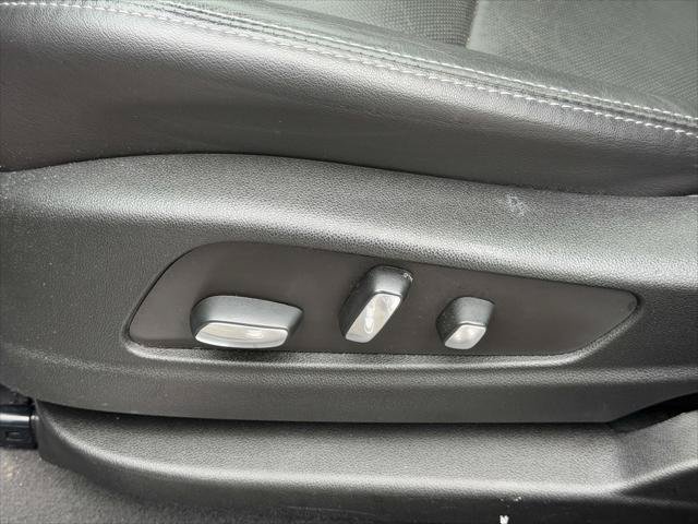 Used 2024 Cadillac XT5 Premium Luxury w/ LPO, Floor Liner Package AWD/4WD image 19