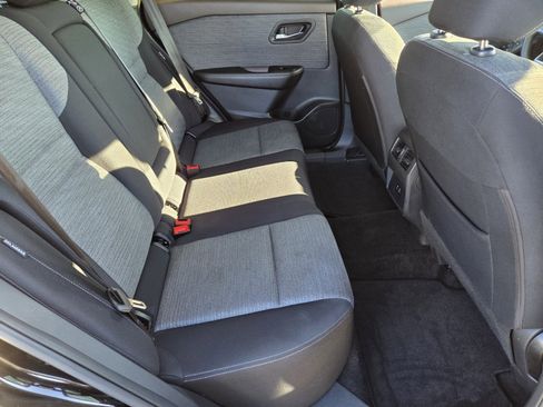 Used 2023 Nissan Rogue SV image 14