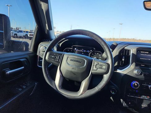 Used 2021 GMC Sierra 2500 Denali w/ Denali Black Diamond Edition image 17