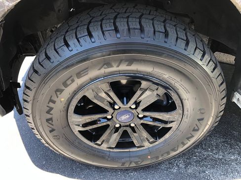 Used 2015 Ford F150 XL w/ Equipment Group 101A Mid AWD/4WD image 11