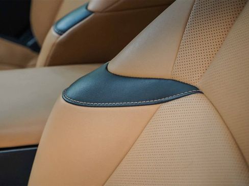 Used 2023 Lexus ES 300h w/ Premium Package image 20