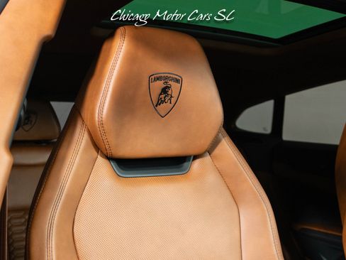 Used 2021 Lamborghini Urus AWD/4WD image 47