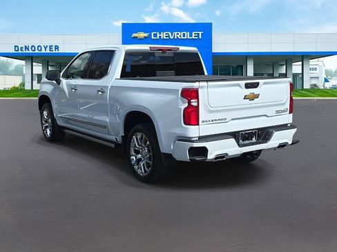 New 2026 Chevrolet Silverado 1500 High Country AWD/4WD image 8
