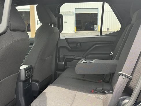 Used 2025 Toyota 4Runner SR5 AWD/4WD image 8