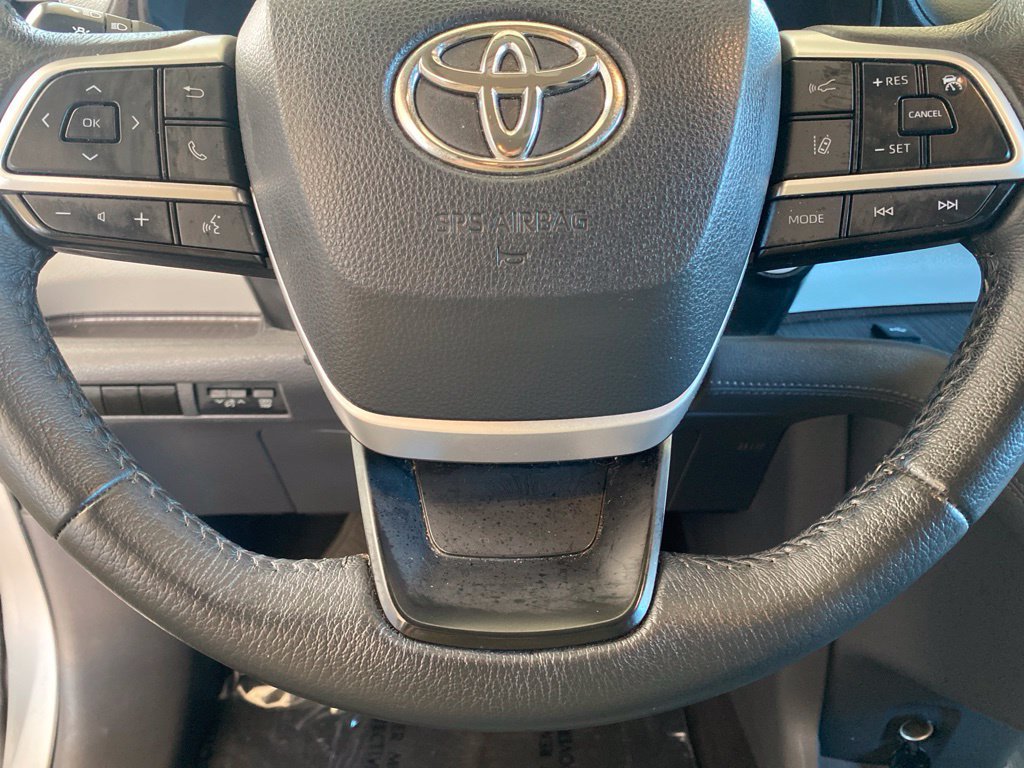Used 2023 Toyota Sienna XLE FWD image 20