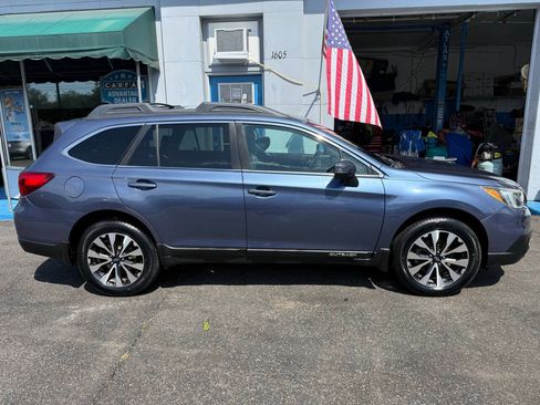 Used 2017 Subaru Outback 2.5i Limited AWD/4WD image 5