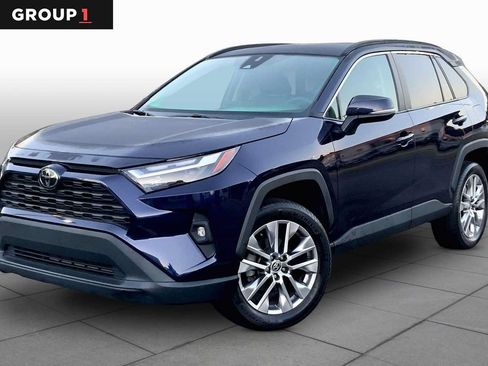 Used 2022 Toyota RAV4 XLE Premium FWD image 1