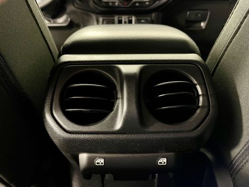 Certified 2023 Jeep Gladiator Rubicon w/ Cold Weather Group image 26