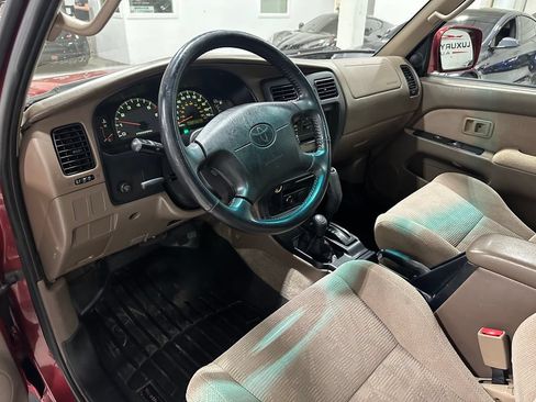 Used 2000 Toyota 4Runner SR5 AWD/4WD image 9