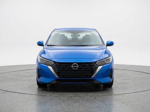 Used 2025 Nissan Sentra SV FWD image 2