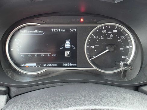 Used 2024 Nissan Versa SR FWD image 24
