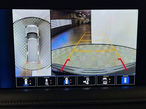 Used 2023 Chevrolet Tahoe Z71 w/ Luxury Package image 14