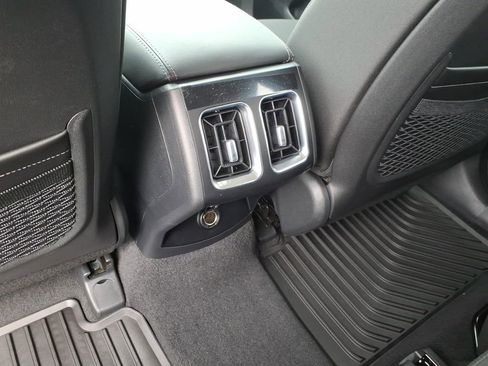 Used 2026 Kia Sorento LX FWD image 10