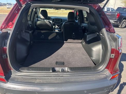 Used 2019 Jeep Cherokee Latitude Plus w/ Comfort/Convenience Group image 29