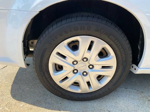 Used 2017 Dodge Grand Caravan SE image 7