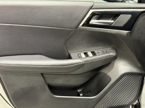 Used 2024 Mitsubishi Outlander SE image 20