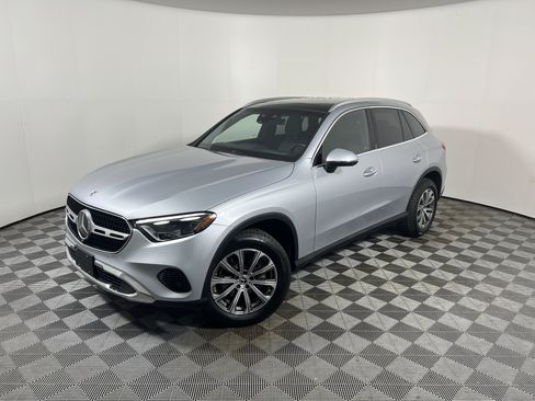 Used 2023 Mercedes-Benz GLC 300 4MATIC image 1