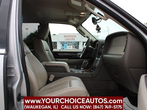 Used 2015 Lincoln Navigator 4WD image 11