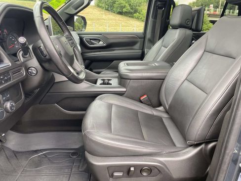 Used 2021 Chevrolet Tahoe Z71 w/ Luxury Package AWD/4WD image 16