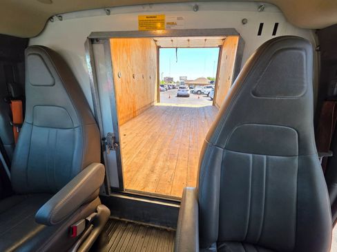 Used 2020 Chevrolet Express 3500 w/ Driver Convenience Package RWD image 11