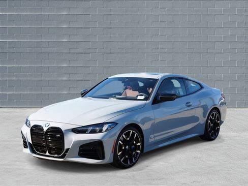 Used 2025 BMW M440i M440i Coupe RWD image 3