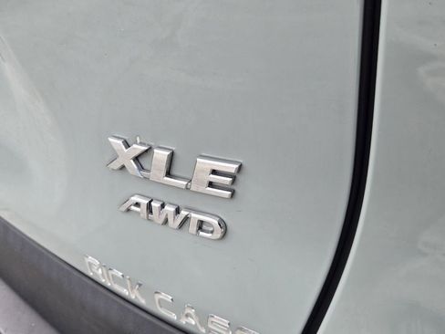 Used 2022 Toyota RAV4 XLE Premium AWD/4WD image 14
