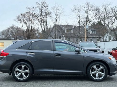 Used 2010 Toyota Venza AWD image 5