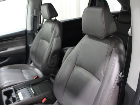 Used 2018 Honda Odyssey Elite image 4