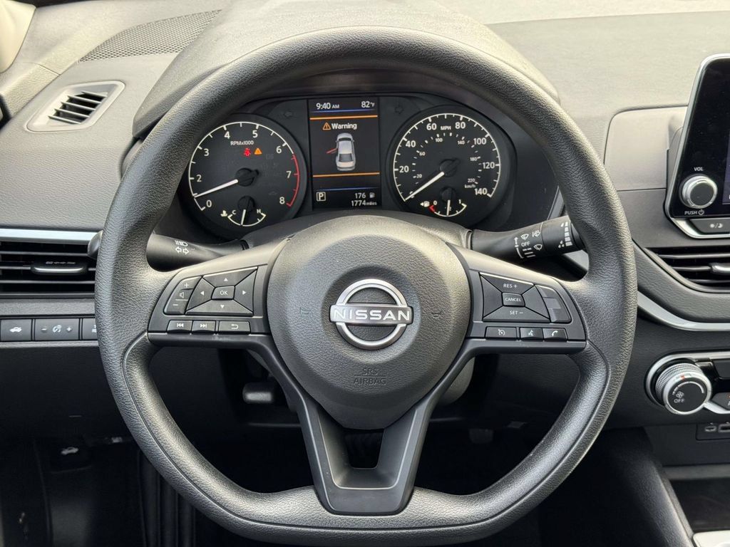 Used 2025 Nissan Altima 2.5 S FWD image 11