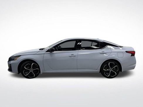 Used 2024 Nissan Altima 2.5 SR w/ SR Premium Package image 14