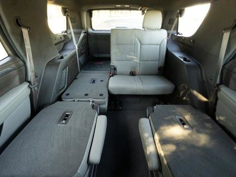 Used 2021 GMC Yukon SLT w/ SLT Luxury Package image 27