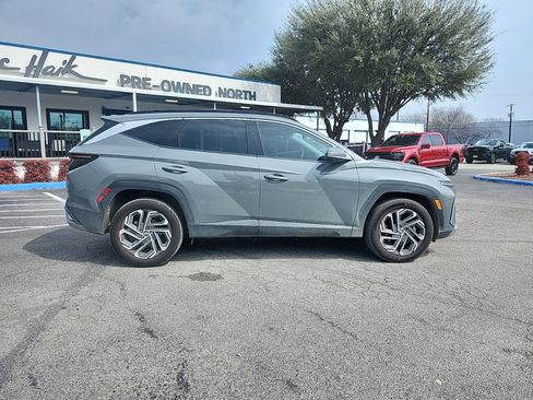 Used 2025 Hyundai Tucson Limited image 2
