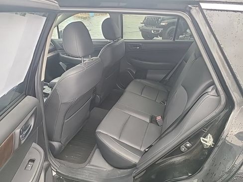 Used 2017 Subaru Outback 2.5i Limited AWD/4WD image 12