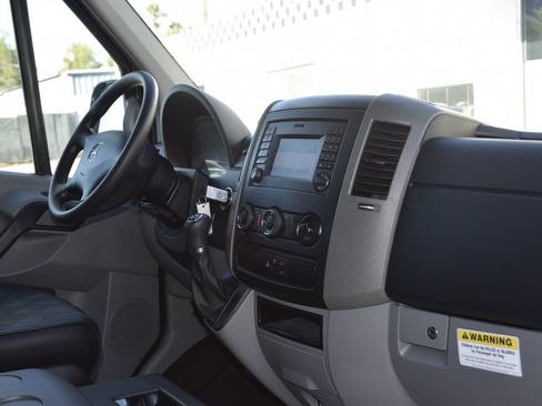 Used 2017 Mercedes-Benz Sprinter 2500 image 10