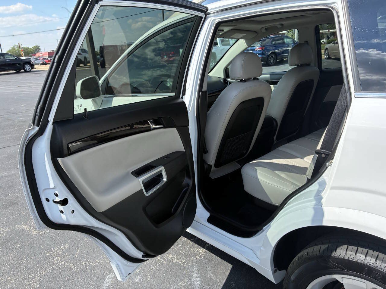 Used 2013 Chevrolet Captiva Sport LTZ FWD image 21