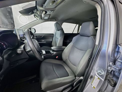Used 2023 Toyota RAV4 LE FWD image 15